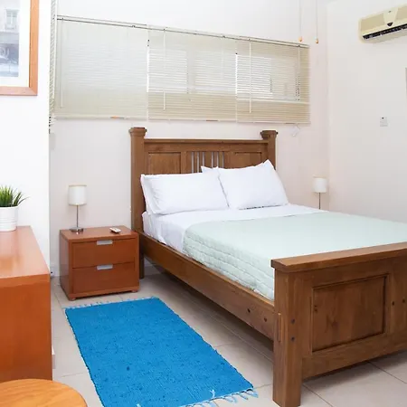 2 Bedroom Cates Top Floor Peaceful With Pool! Appartamento