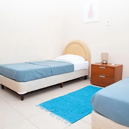 2 Bedroom Cates Top Floor Peaceful With Pool! Paphos